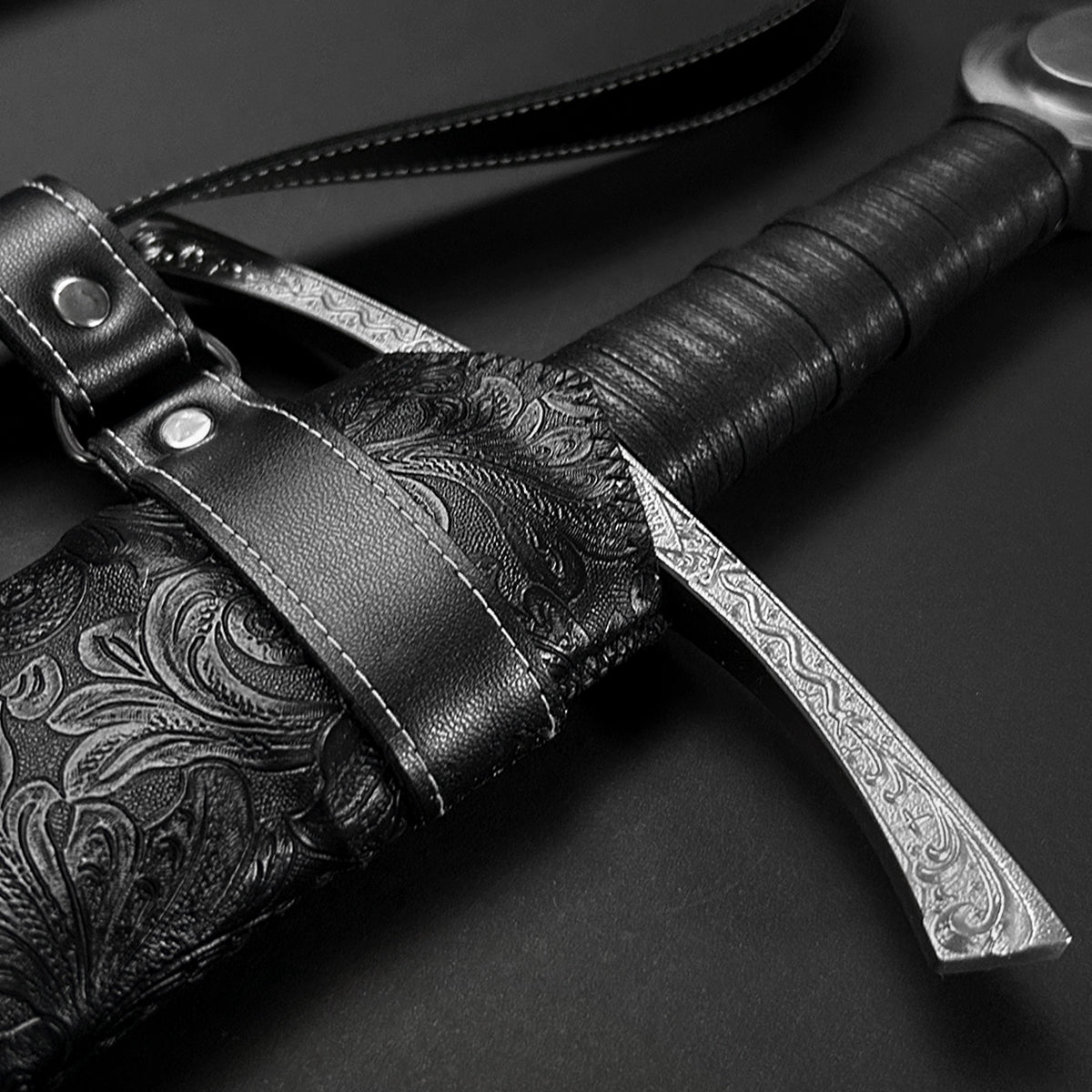 Knight's Collection Hand Made Sharp 1060 Steel Medieval Sword
