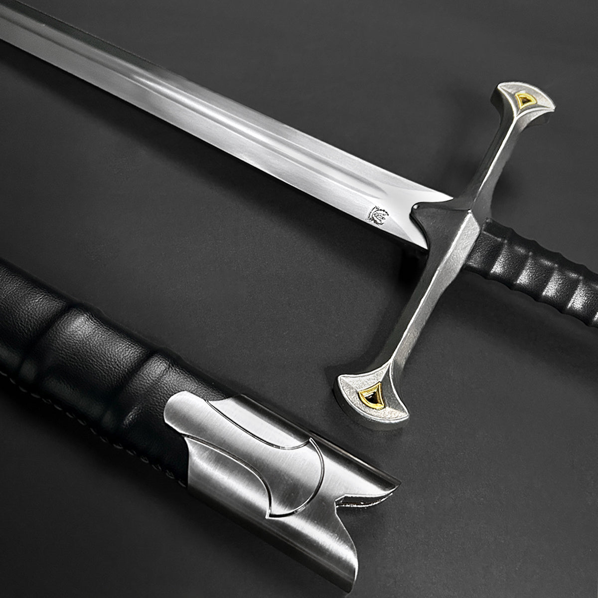 Knight's Collection "Valorbrand" -  44 1/2" Hand-Forged Medieval Sword
