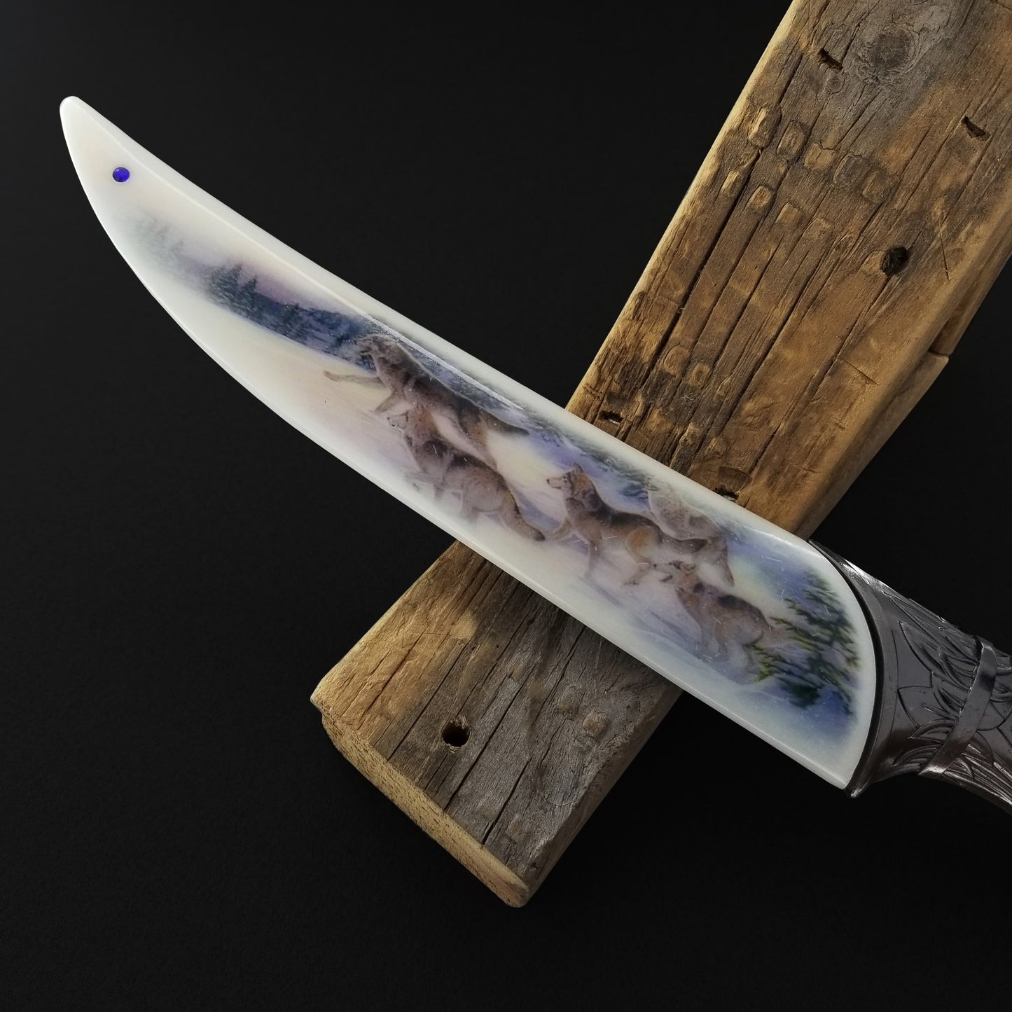 13 1/2" Fantasy Wolf Dagger with White Scabbard