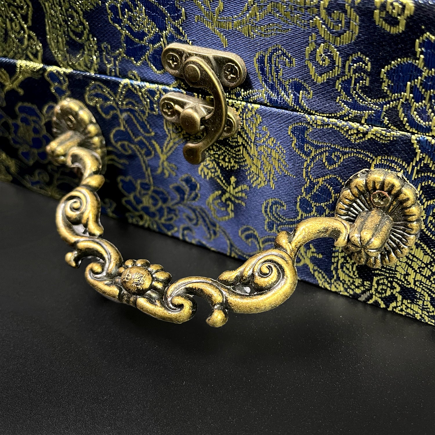 Musashi Gold Collection: “Yamata no Orochi” Katana