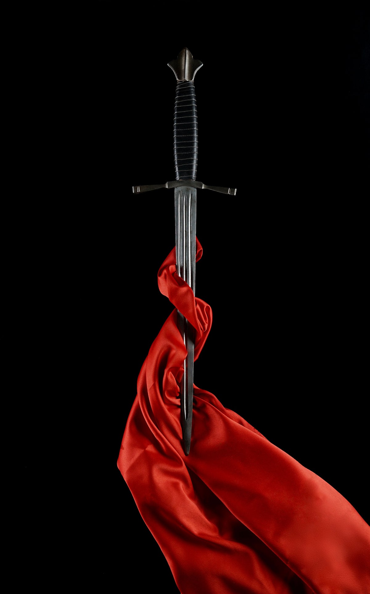 Knight’s Collection Medieval Fantasy Dagger with Display Stand