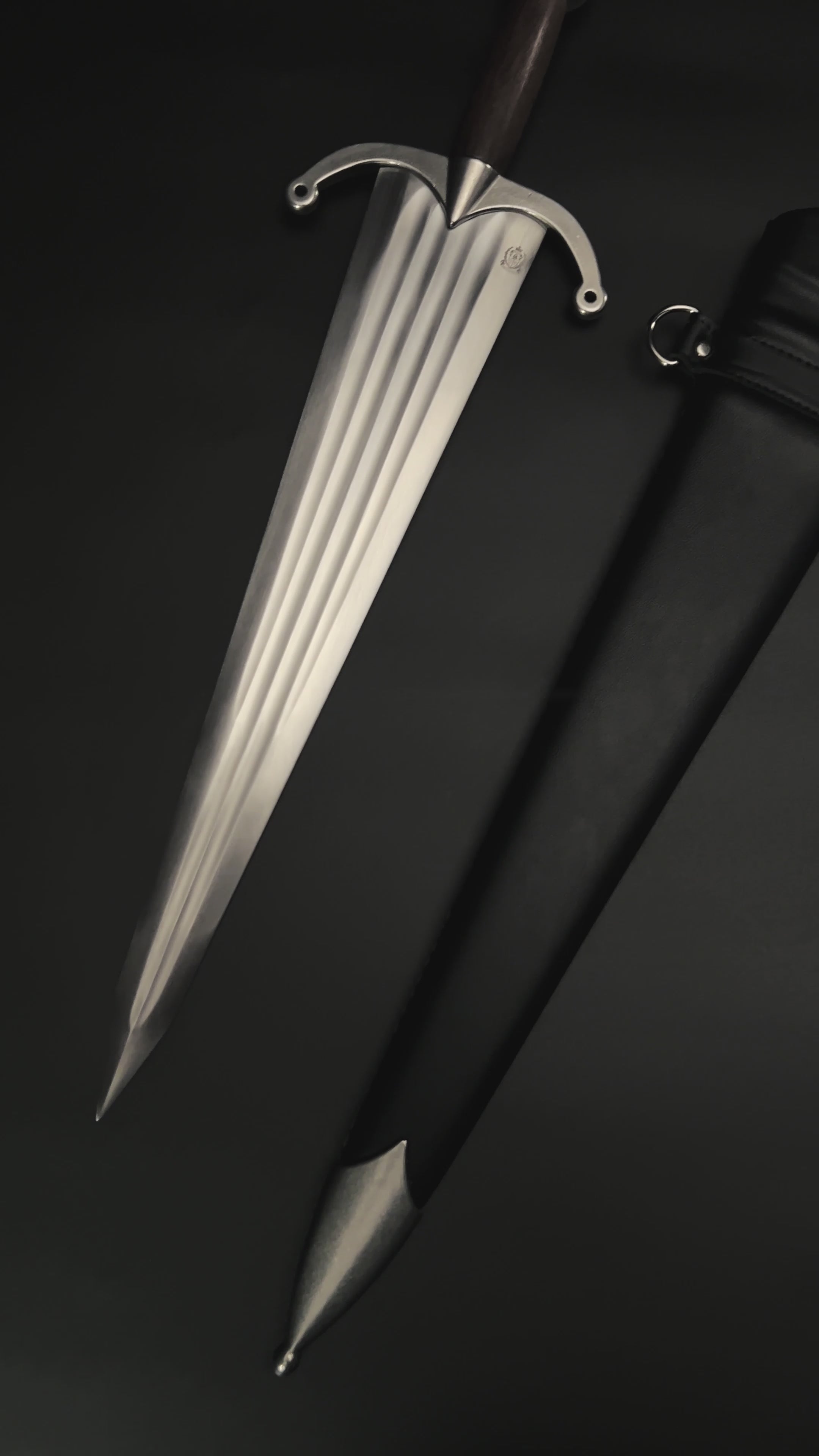 Knight's Collection Hand-Forged Medieval Cinquedea Dagger