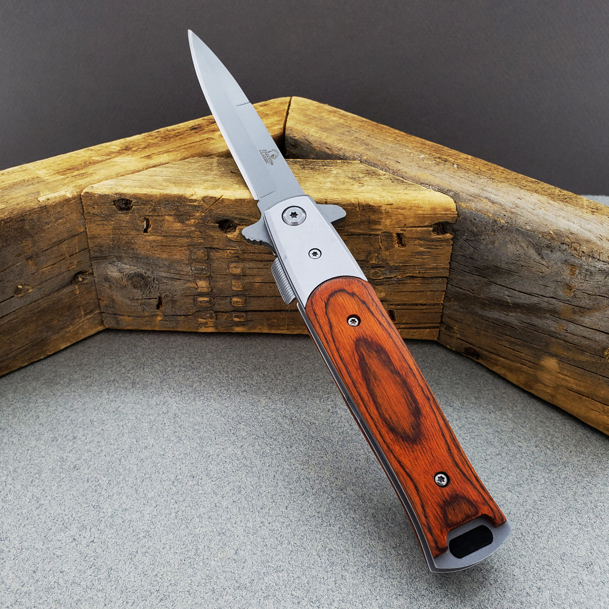 Wholesale Falcon Wooden Handle Pocket Knives for Resellers featuring a sleek design and sharp blade