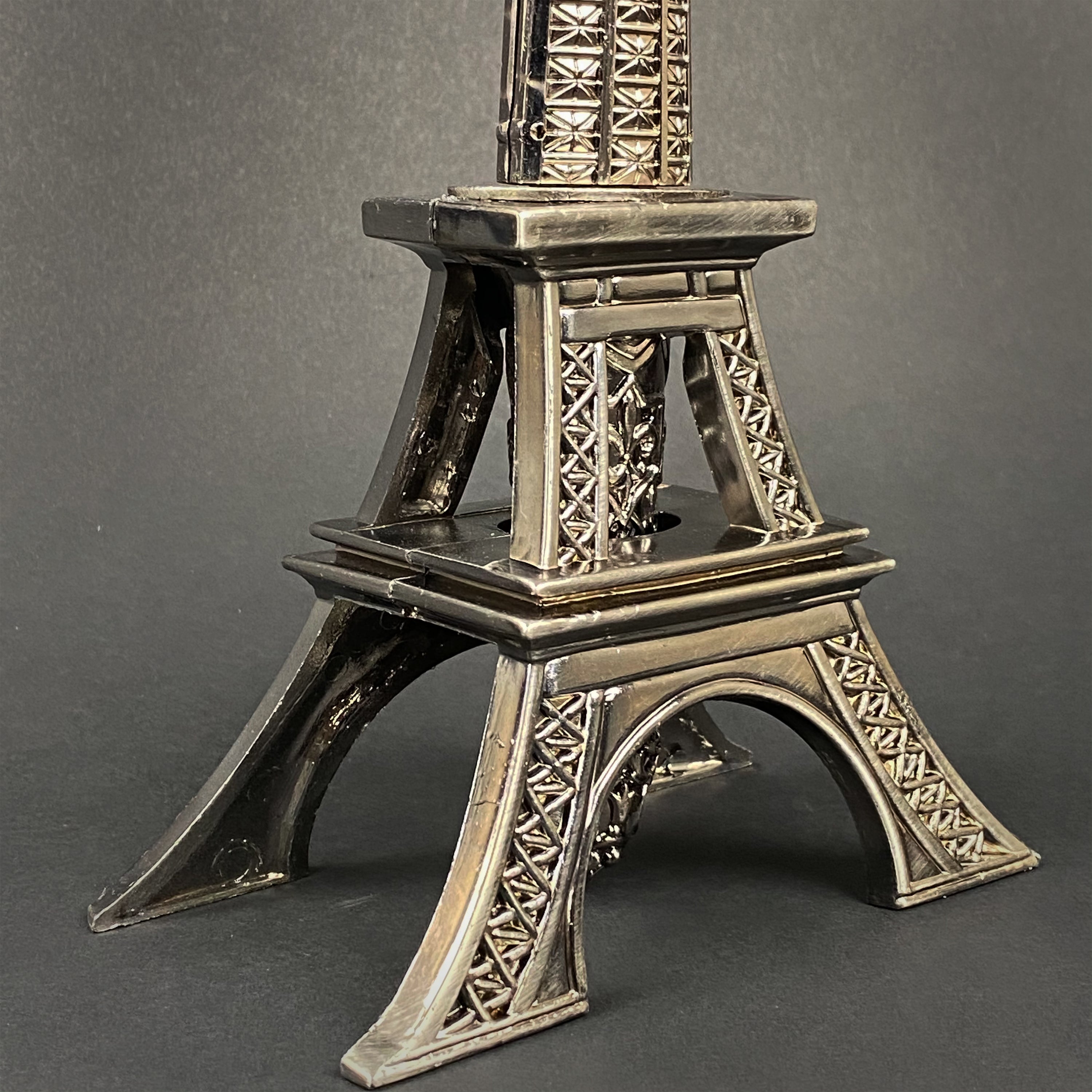 15 1/2" Overall Eiffel Tower Dagger