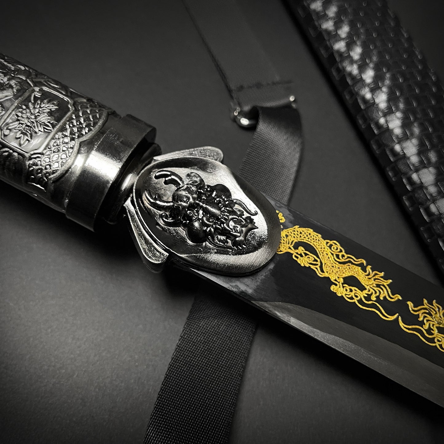 42 1/8" Gold Fantasy Dragon Tang Dynasty Sword w/ Gift Box